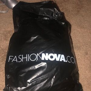 Fashionnova jeans never worn